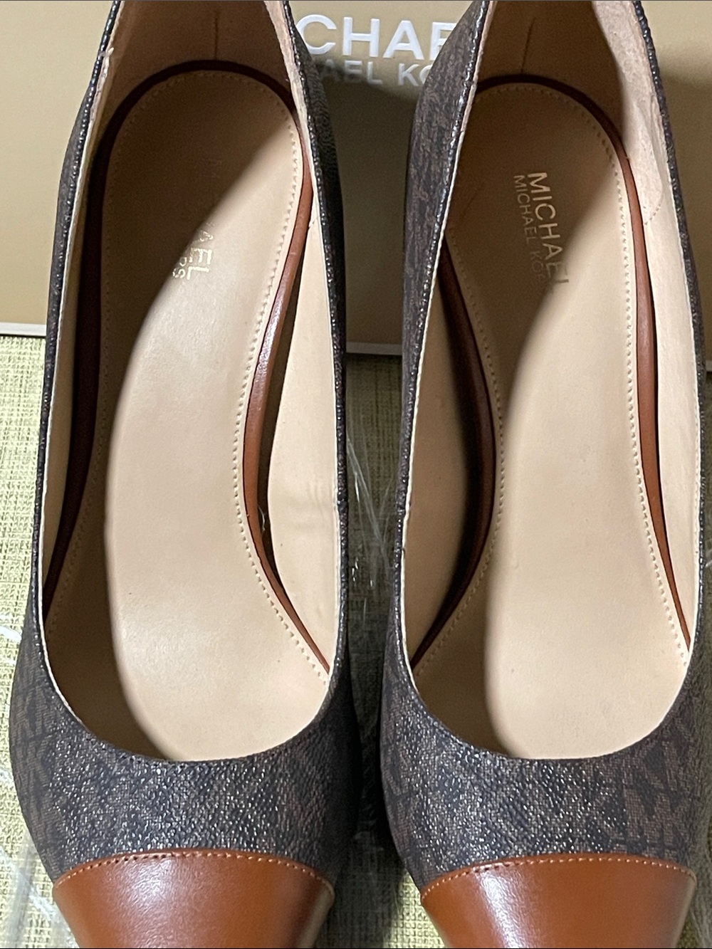 Michael Kors Brown Logo Keke Pointed Toe Heel Pump SZ. 10 - Picture 6 of 9